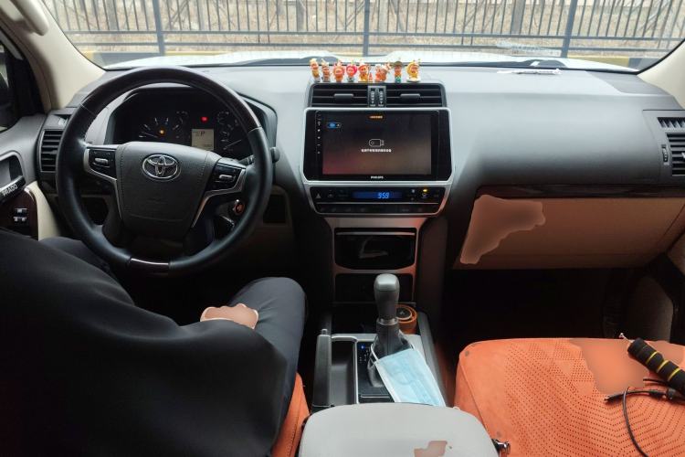 Used Toyota Prado  Center Console