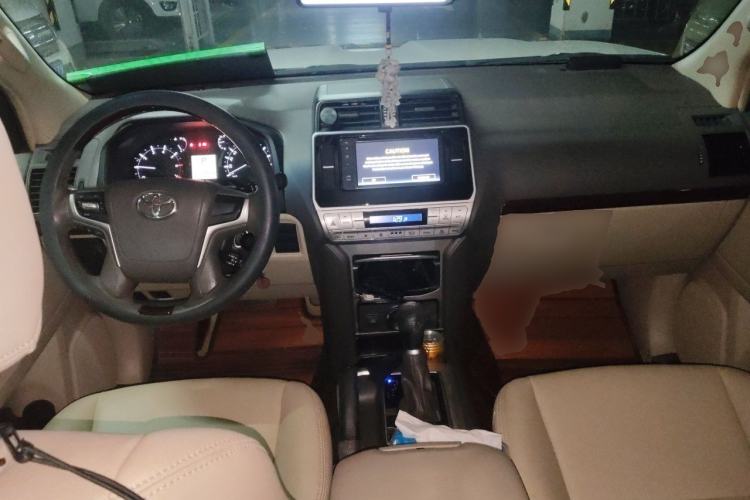 Used Toyota Prado  Center Console