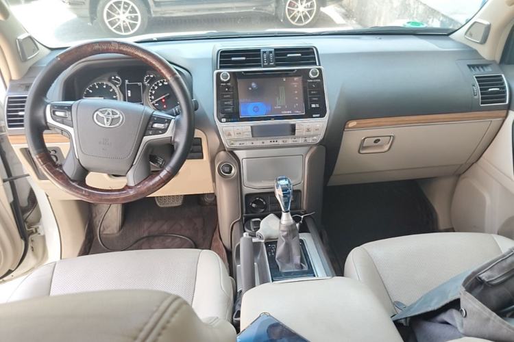Used Toyota Prado 2018 3.5L Automatic TX-L NAVI Center Console