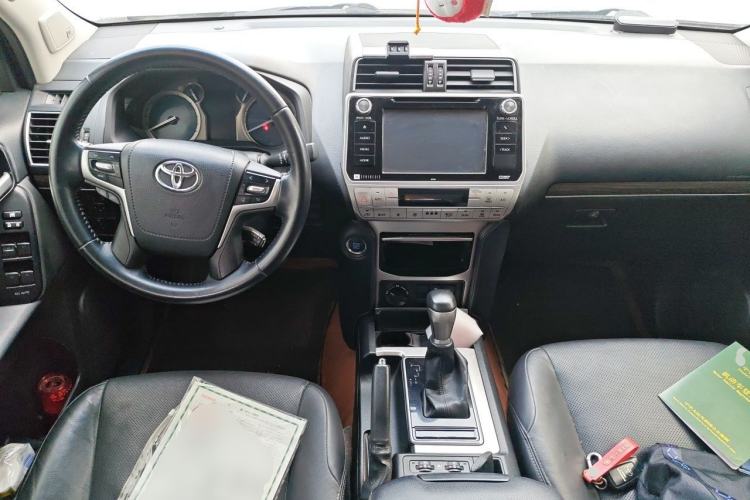 Used Toyota Prado 2018 3.5L Automatic TX-L NAVI Center Console