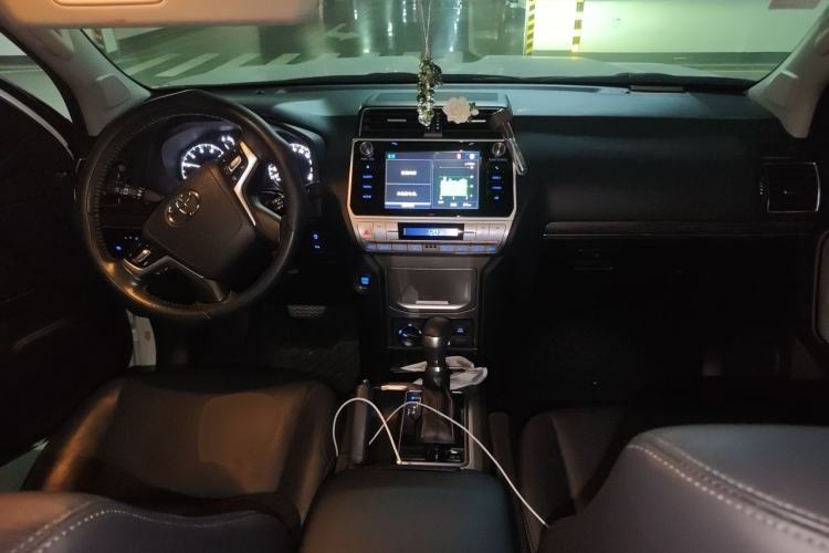 Used Toyota Prado 2018 3.5L Automatic TX-L with Rear-Mounted Spare Tire Center Console