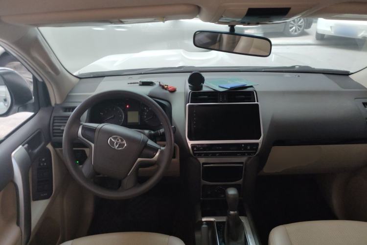 Used Toyota Prado  Center Console