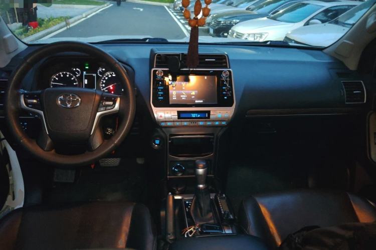 Used Toyota Prado 2018 3.5L Automatic TX-L with Rear-Mounted Spare Tire Center Console