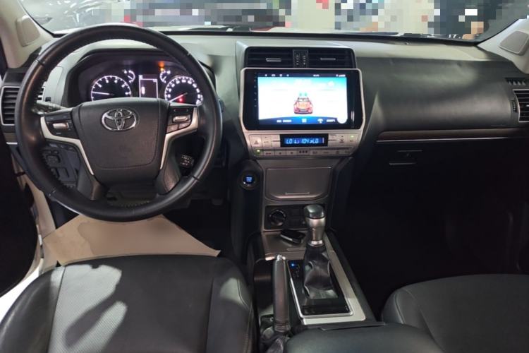 Used Toyota Prado 2018 3.5L Automatic TX-L Center Console