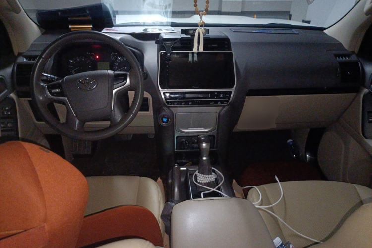 Used Toyota Prado  Center Console