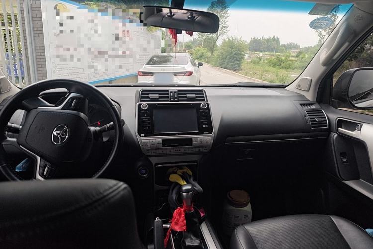 Used Toyota Prado 2018 3.5L Automatic TX-L NAVI Center Console
