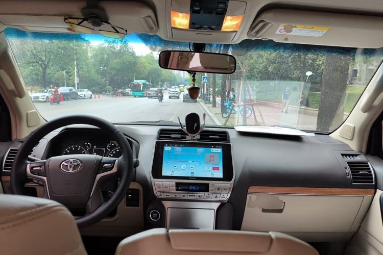 Used Toyota Prado 2018 3.5L Automatic TX-L with Rear-Mounted Spare Tire Center Console
