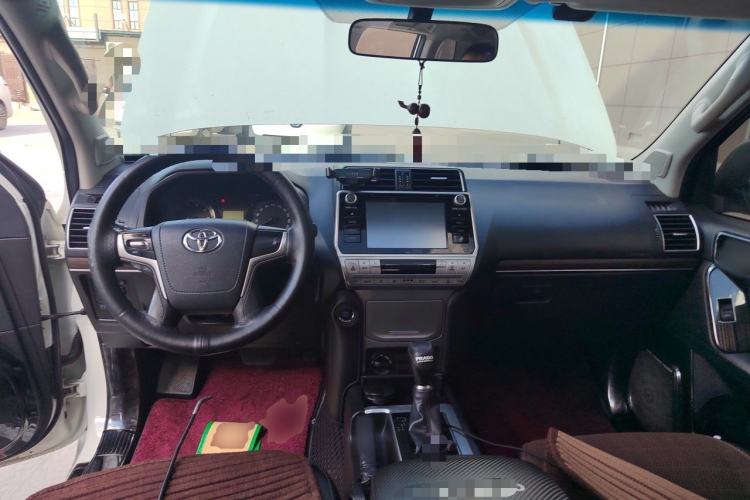 Used Toyota Prado 2018 3.5L Automatic TX Center Console