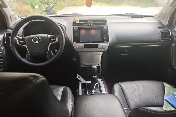 Used Toyota Prado 2018 3.5L Automatic TX-L NAVI with Rear-Mounted Spare Tire Center Console