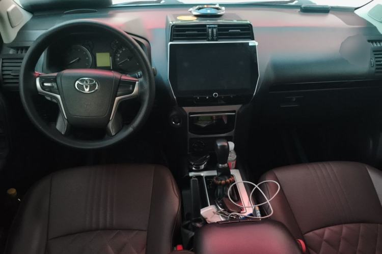 Used Toyota Prado 2018 3.5L Automatic SX Center Console