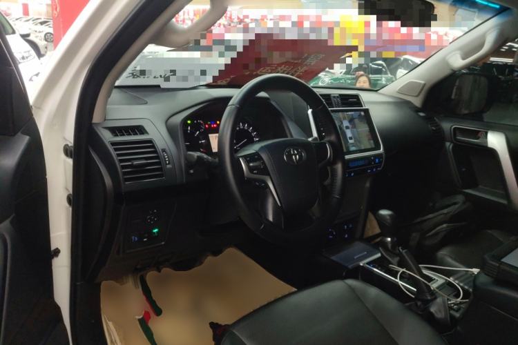 Used Toyota Prado 2018 3.5L Automatic SX Center Console
