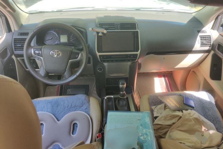 Used Toyota Prado  Center Console