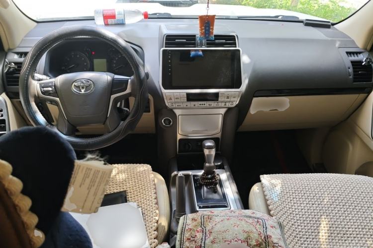 Used Toyota Prado  Center Console