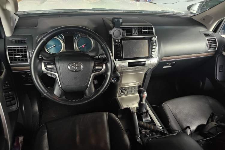 Used Toyota Prado 2018 3.5L Automatic TX-L NAVI Center Console