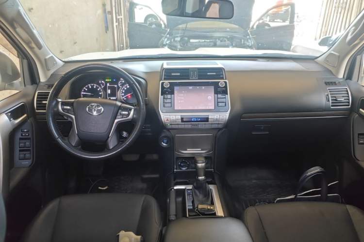 Used Toyota Prado 2018 3.5L Automatic TX-L NAVI with Rear-Mounted Spare Tire Center Console