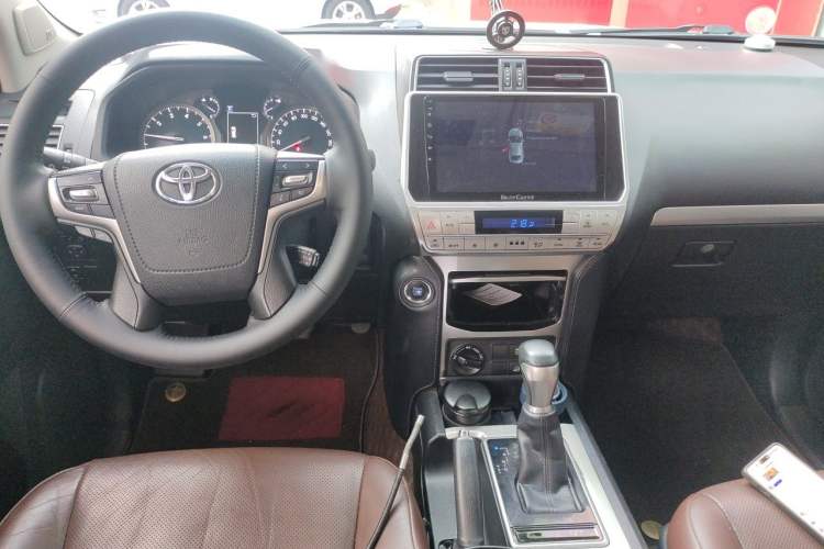 Used Toyota Prado 2018 3.5L Automatic TX-L NAVI Center Console