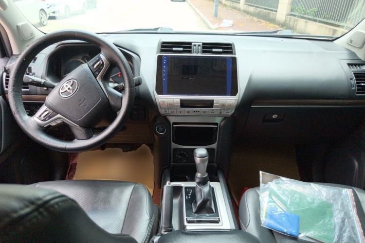 Used Toyota Prado 2018 3.5L Automatic TX-L with Rear-Mounted Spare Tire Center Console