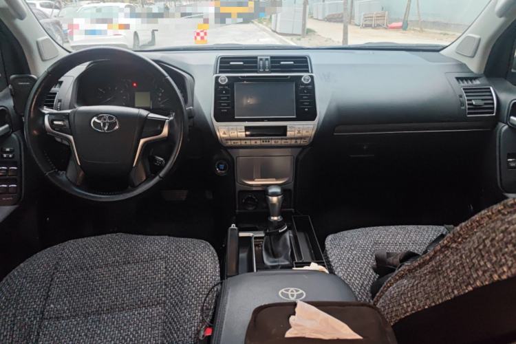 Used Toyota Prado 2018 3.5L Automatic TX Center Console
