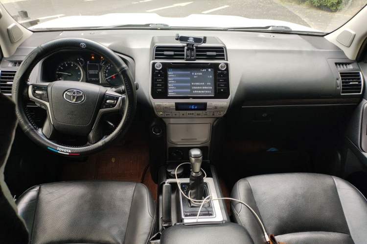 Used Toyota Prado 2018 3.5L Automatic TX-L with Rear-Mounted Spare Tire Center Console