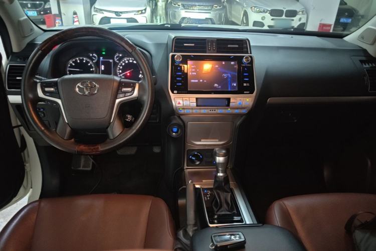 Used Toyota Prado 2018 3.5L Automatic TX-L NAVI with Rear-Mounted Spare Tire Center Console