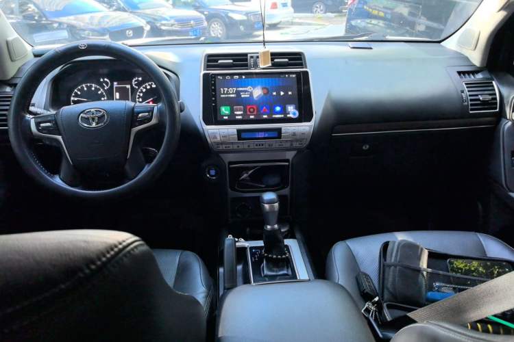 Used Toyota Prado 2018 3.5L Automatic TX-L with Rear-Mounted Spare Tire Center Console
