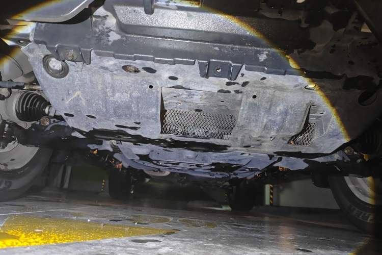 Used Toyota Prado 2018 3.5L Automatic TX-L with Rear-Mounted Spare Tire Chassis Front
