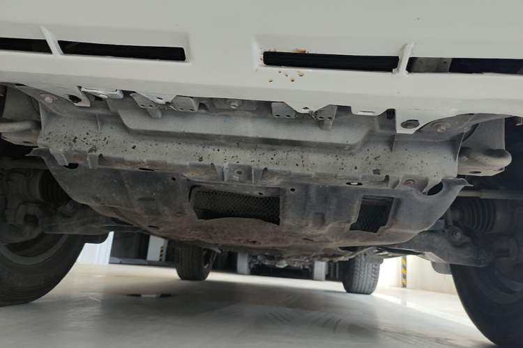 Used Toyota Prado 2018 3.5L Automatic TX-L with Rear-Mounted Spare Tire Chassis Front