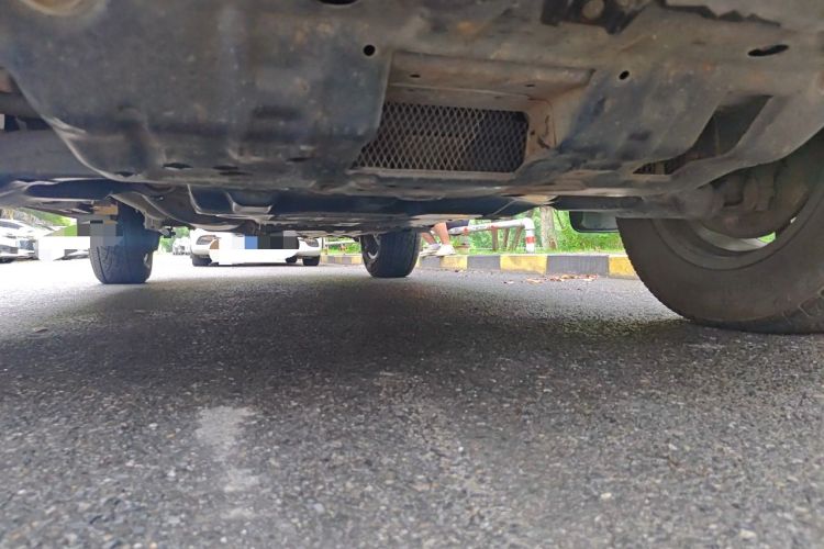 Used Toyota Prado 2018 3.5L Automatic TX-L with Rear-Mounted Spare Tire Chassis Front
