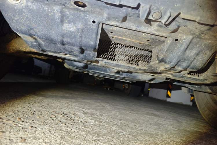 Used Toyota Prado 2018 3.5L Automatic TX-L with Rear-Mounted Spare Tire Chassis Front