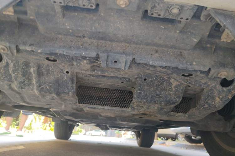 Used Toyota Prado 2018 3.5L Automatic TX-L NAVI with Rear-Mounted Spare Tire Chassis Front