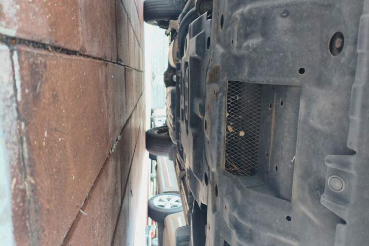 Used Toyota Prado 2018 3.5L Automatic TX-L with Rear-Mounted Spare Tire Chassis Front