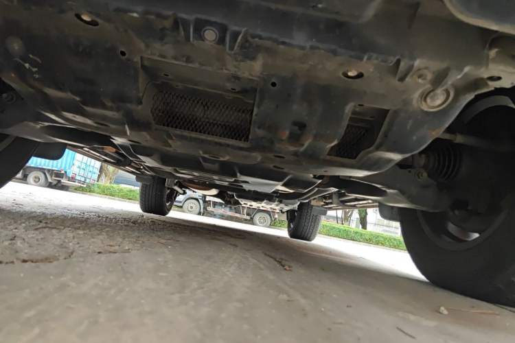 Used Toyota Prado 2018 3.5L Automatic TX-L with Rear-Mounted Spare Tire Chassis Front