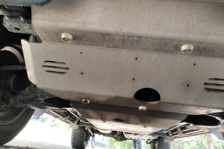Used Toyota Prado 2018 3.5L Automatic TX-L with Rear-Mounted Spare Tire Chassis Front