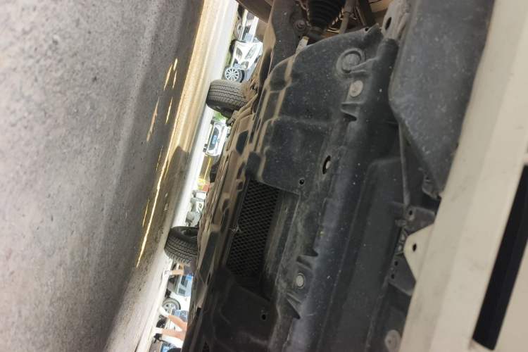 Used Toyota Prado 2018 3.5L Automatic TX-L with Rear-Mounted Spare Tire Chassis Front
