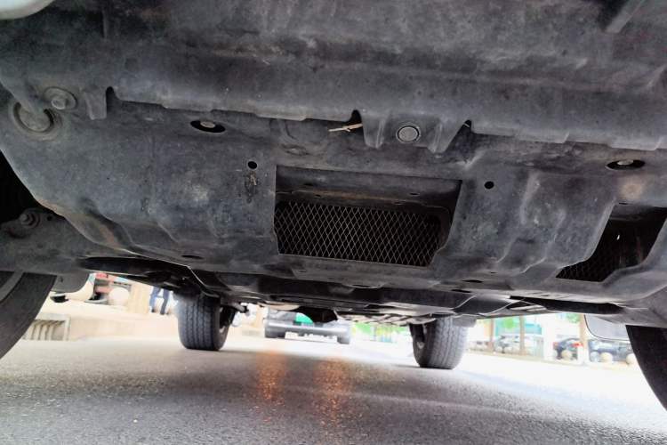 Used Toyota Prado 2018 3.5L Automatic TX-L with Rear-Mounted Spare Tire Chassis Front