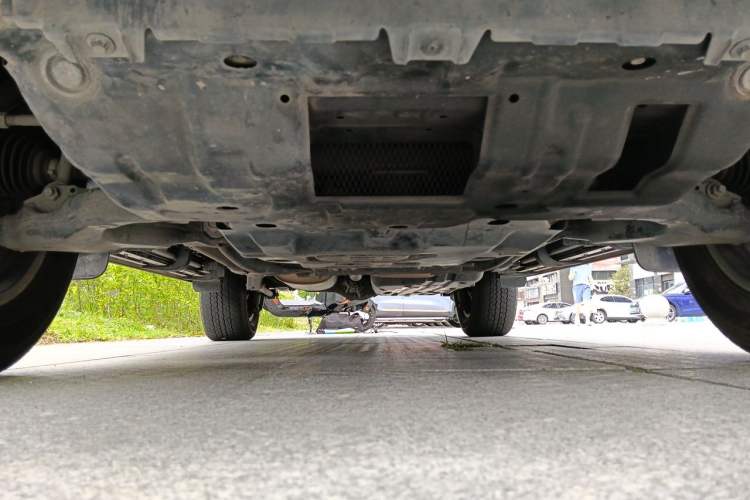 Used Toyota Prado 2018 3.5L Automatic TX-L with Rear-Mounted Spare Tire Chassis Front