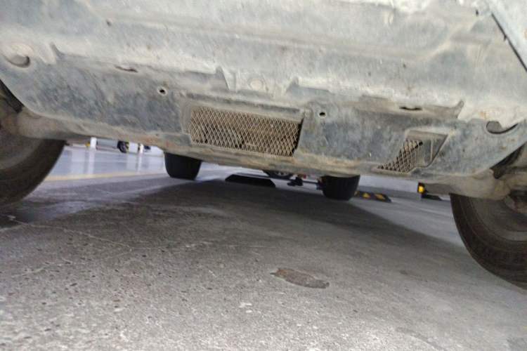 Used Toyota Prado 2018 3.5L Automatic TX-L with Rear-Mounted Spare Tire Chassis Front