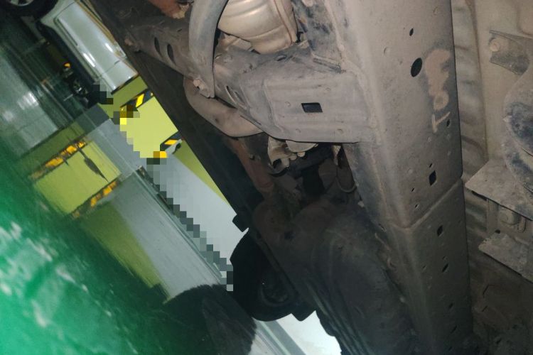 Used Toyota Prado 2018 3.5L Automatic TX-L with Rear-Mounted Spare Tire Chassis Front Left