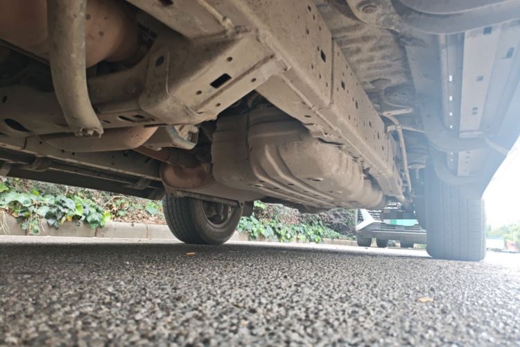 Used Toyota Prado 2018 4.0L VX External Mount Genuine Leather Single Differential Middle East Specification Chassis Front Left