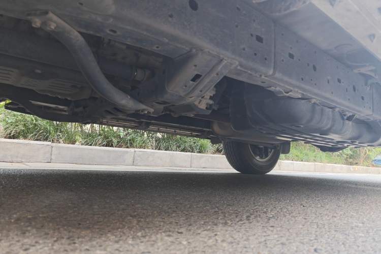 Used Toyota Prado 2018 2.7L TXL Nine-Cylinder External Fuel Tank Large Fuel Capacity – Middle East Chassis Front Left