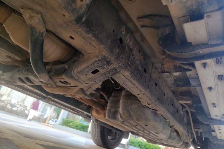 Used Toyota Prado 2018 3.5L Automatic TX-L with Rear-Mounted Spare Tire Chassis Front Left
