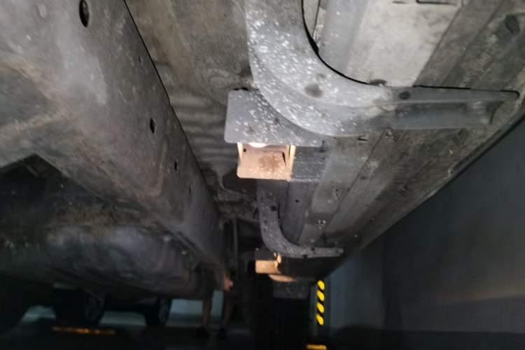 Used Toyota Prado 2018 3.5L Automatic TX-L with Rear-Mounted Spare Tire Chassis Front Left