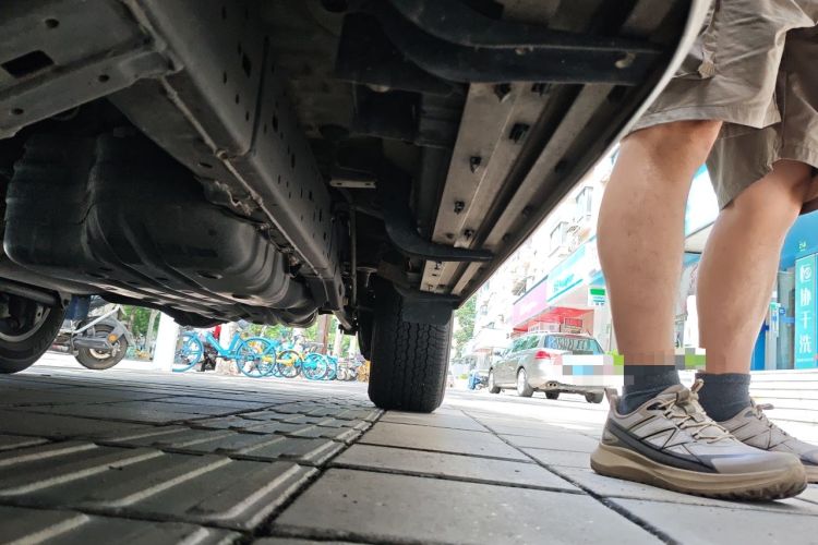 Used Toyota Prado 2018 3.5L Automatic TX-L with Rear-Mounted Spare Tire Chassis Front Left