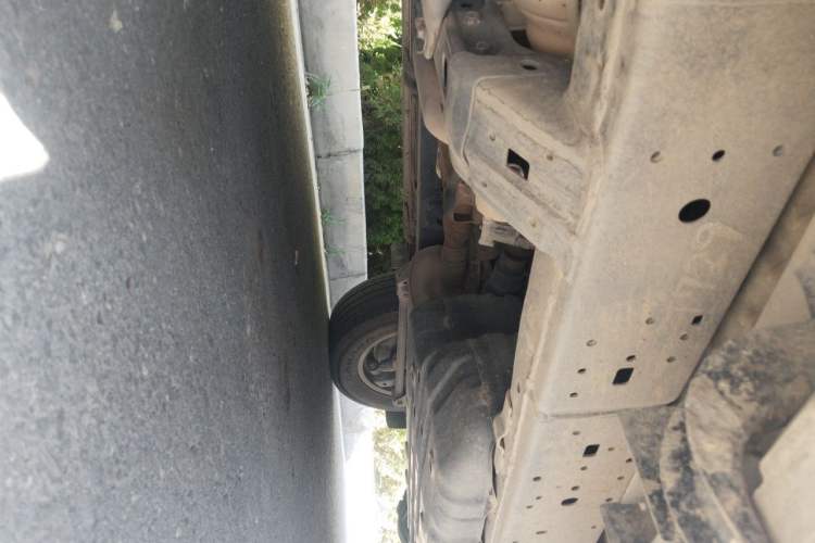 Used Toyota Prado 2018 3.5L Automatic TX-L with Rear-Mounted Spare Tire Chassis Front Left