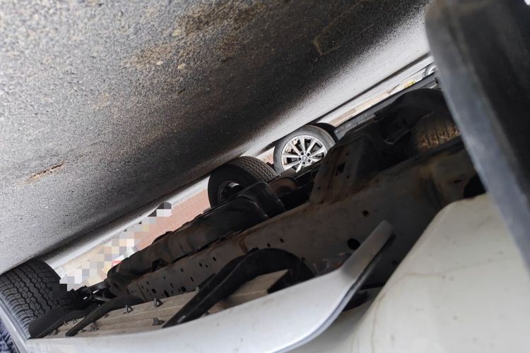 Used Toyota Prado 2018 3.5L Automatic TX-L with Rear-Mounted Spare Tire Chassis Front Left