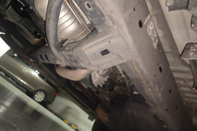 Used Toyota Prado 2018 3.5L Automatic TX-L with Rear-Mounted Spare Tire Chassis Front Left