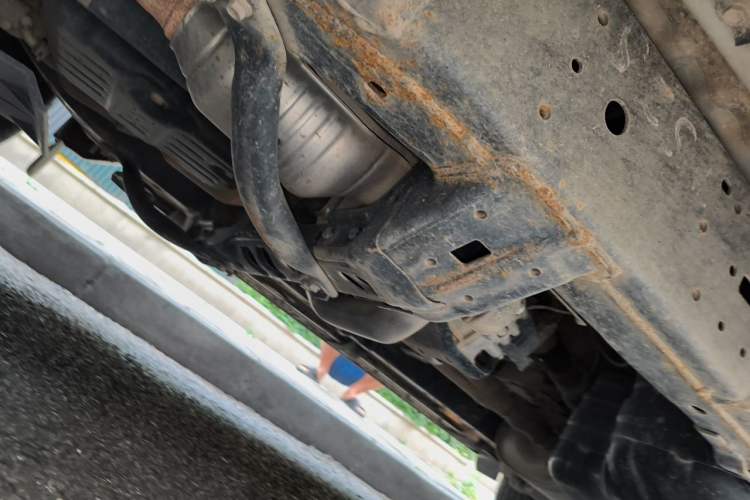 Used Toyota Prado 2018 3.5L Automatic TX-L with Rear-Mounted Spare Tire Chassis Front Left