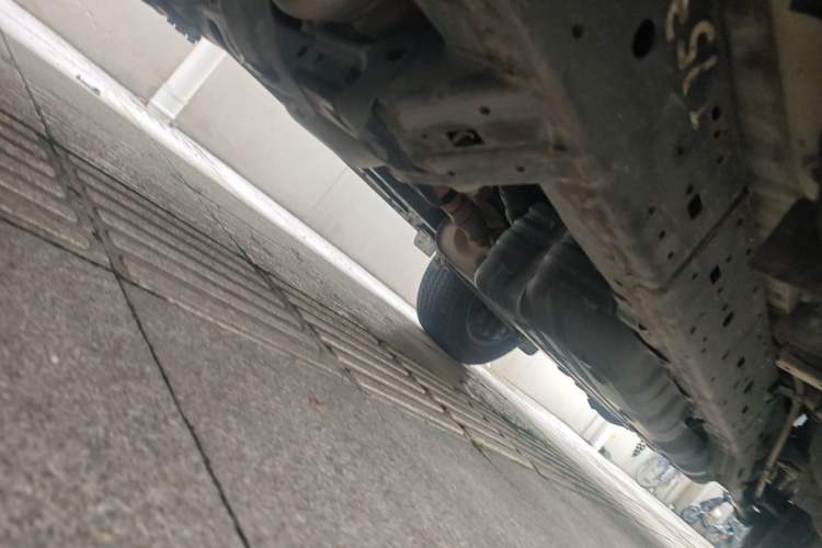 Used Toyota Prado 2018 3.5L Automatic TX-L with Rear-Mounted Spare Tire Chassis Front Left