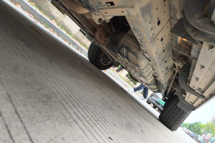 Used Toyota Prado 2018 3.5L Automatic TX-L with Rear-Mounted Spare Tire Chassis Front Left