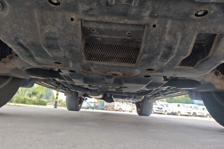 Used Toyota Prado 2018 3.5L Automatic TX-L with Rear-Mounted Spare Tire Chassis Front